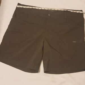 Columbia omni shade men's shorts size  42